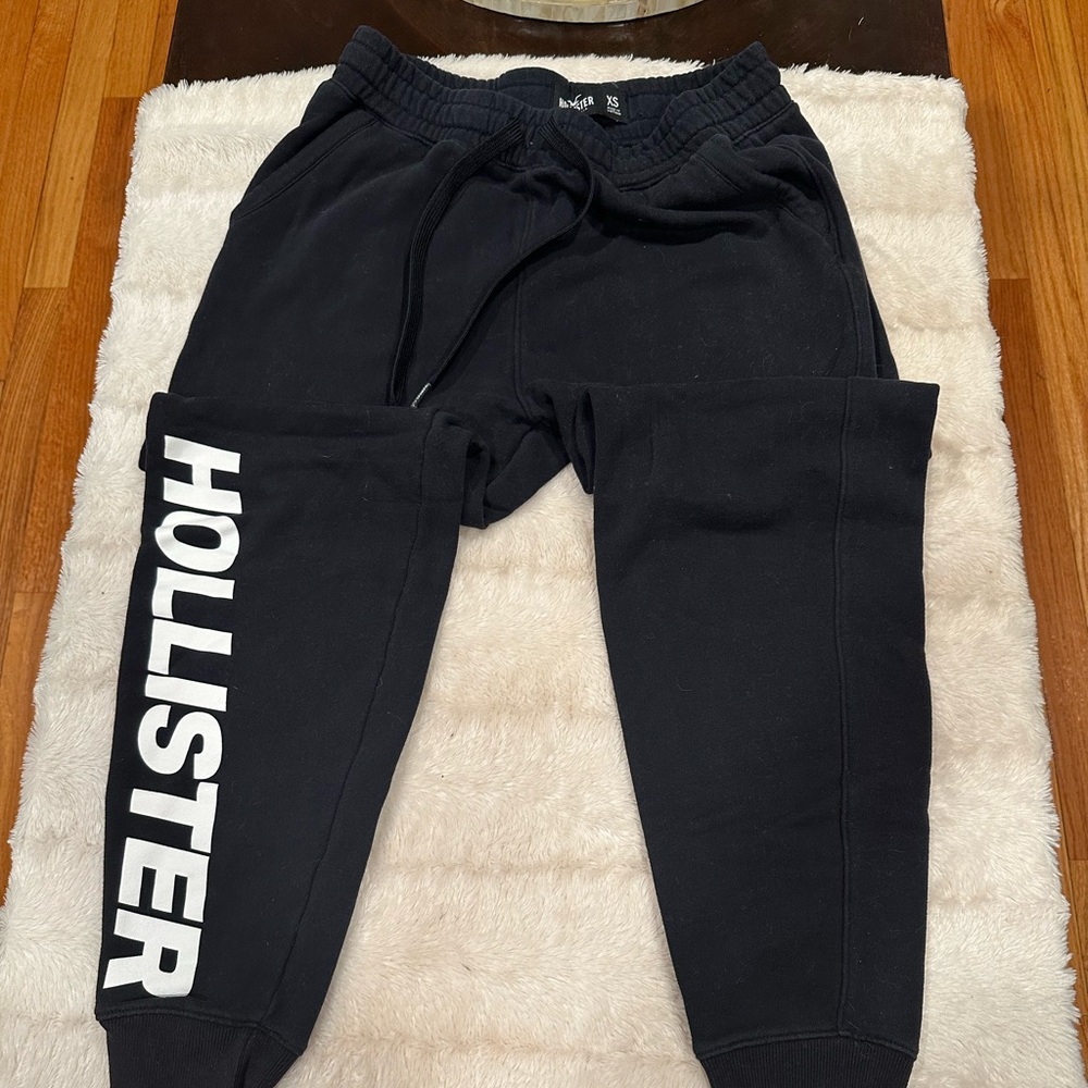 Black Hollister sweatpants